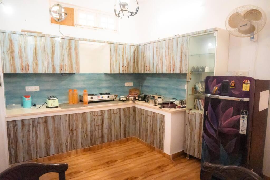 Blue Door Villa By Homeyhuts Rājpur エクステリア 写真