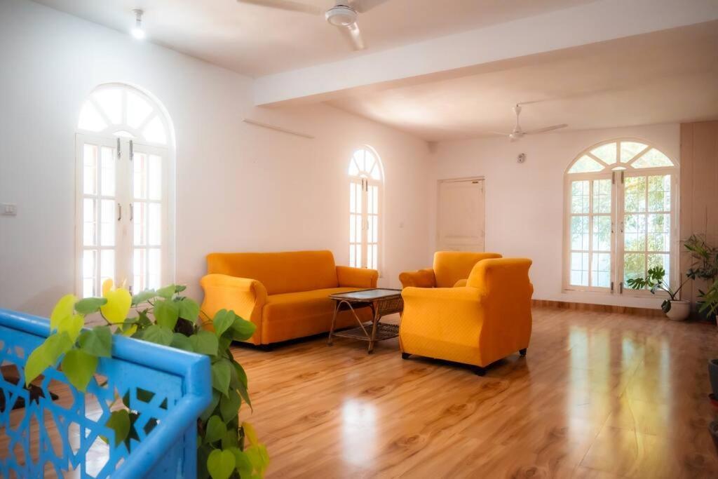 Blue Door Villa By Homeyhuts Rājpur エクステリア 写真