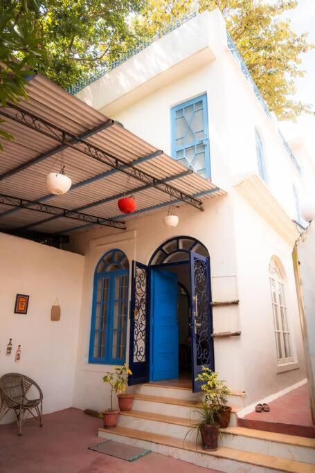 Blue Door Villa By Homeyhuts Rājpur エクステリア 写真