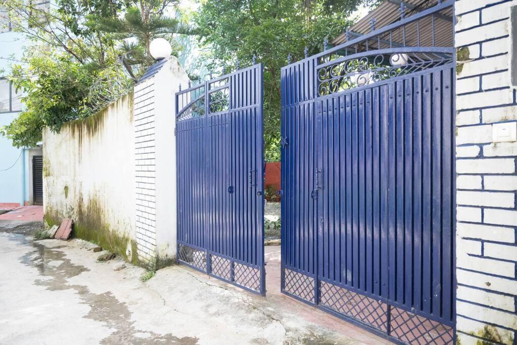 Blue Door Villa By Homeyhuts Rājpur エクステリア 写真