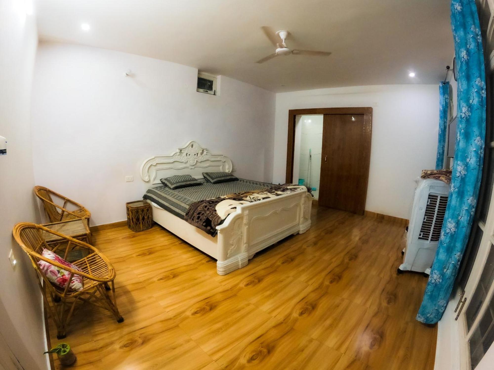 Blue Door Villa By Homeyhuts Rājpur エクステリア 写真